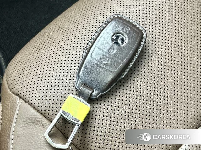 Mercedes-Benz E-class id 4274280 из Китая 20
