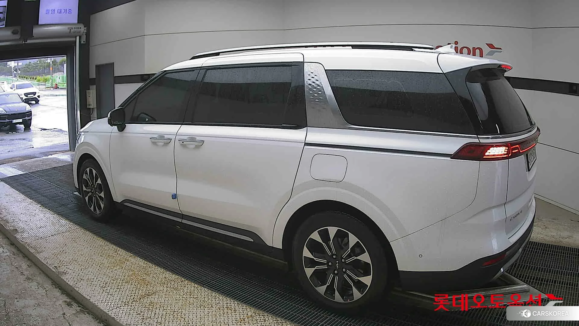 Kia Carnival id 4352373 из Кореи 37