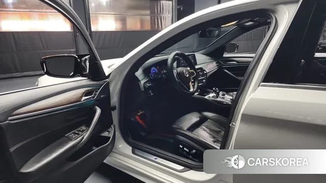 BMW 5 Series (G30) id 3397091 из Кореи 20