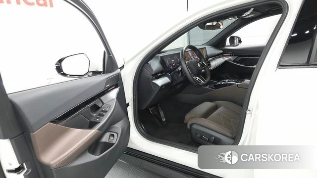 BMW 5 Series (G60) id 4480606 из Кореи 41