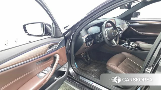 BMW 5 Series (G30) id 4416809 из Кореи 33