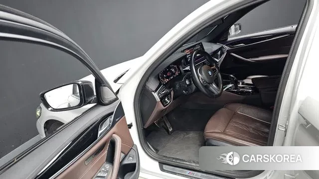 BMW 5 Series (G30) id 3442646 из Кореи 20