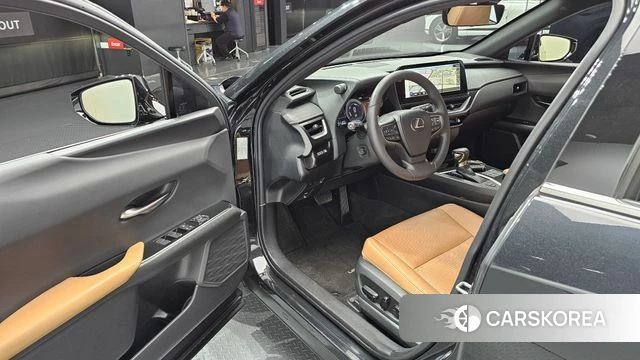 Lexus UX250h id 4630720 из Кореи 32