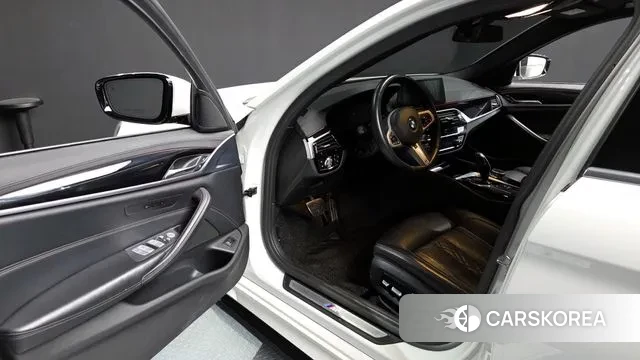 BMW 5 Series (G30) id 3344778 из Кореи 20