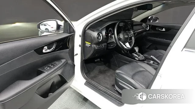 Kia Come New K3 id 3587845 из Кореи 20