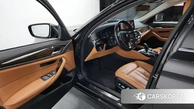 BMW 5 Series (G30) id 3095035 из Кореи 20