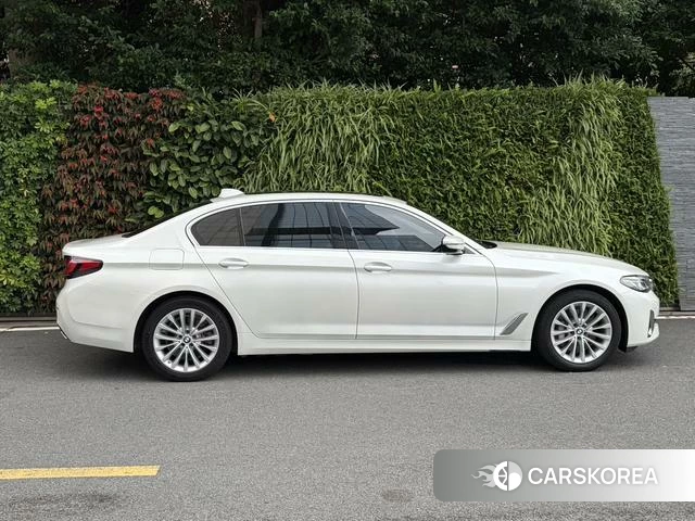 BMW 5 series PHEV id 4301277 из Китая 14