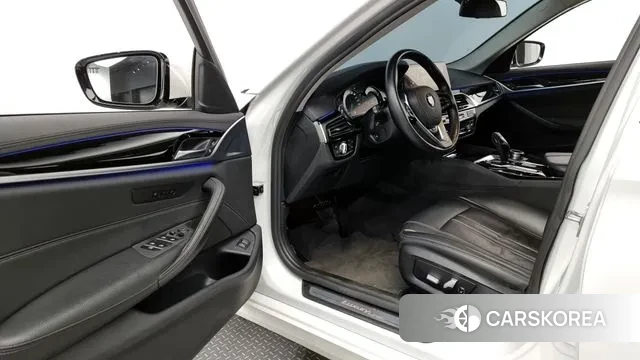 BMW 5 Series (G30) id 3188496 из Кореи 20