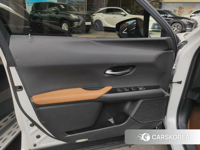 Lexus UX id 4261866 из Китая 18