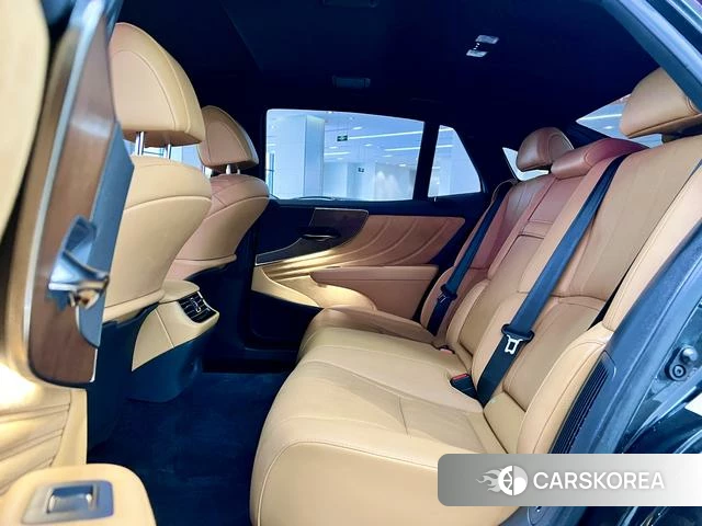 Lexus LS id 4242205 из Китая 10