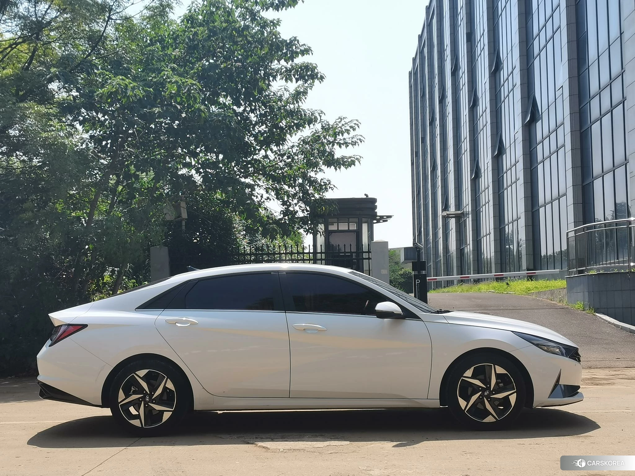 Hyundai Elantra id 4468002 из Китая 16