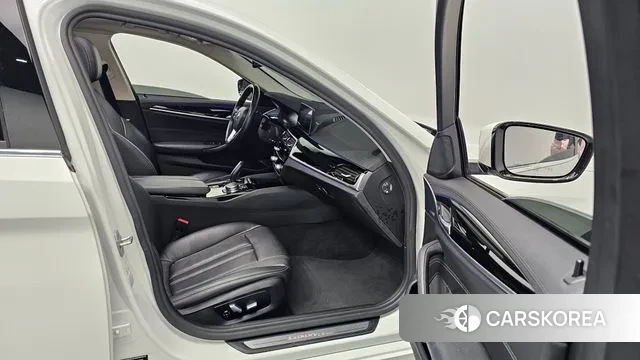 BMW 5 Series (G30) id 3412774 из Кореи 20