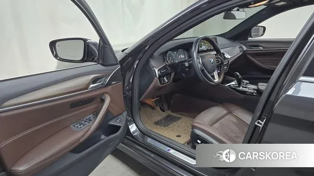 BMW 5 Series (G30) id 3682693 из Кореи 20