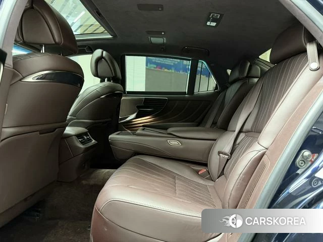 Lexus LS id 4254666 из Китая 26