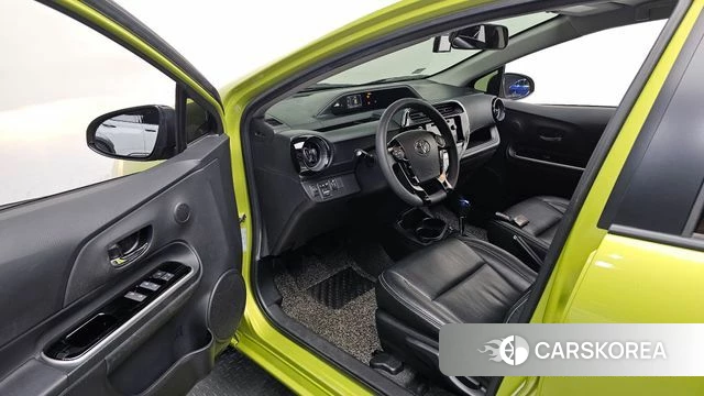 Toyota Prius C id 3905649 из Кореи 20