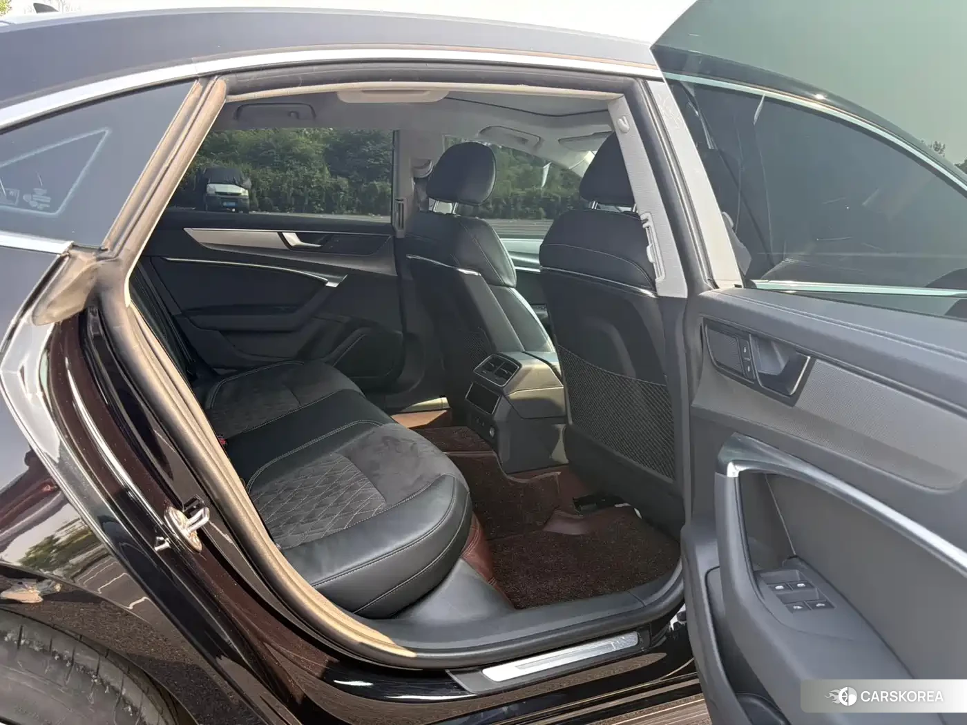 Audi A7L id 4628471 из Китая 17
