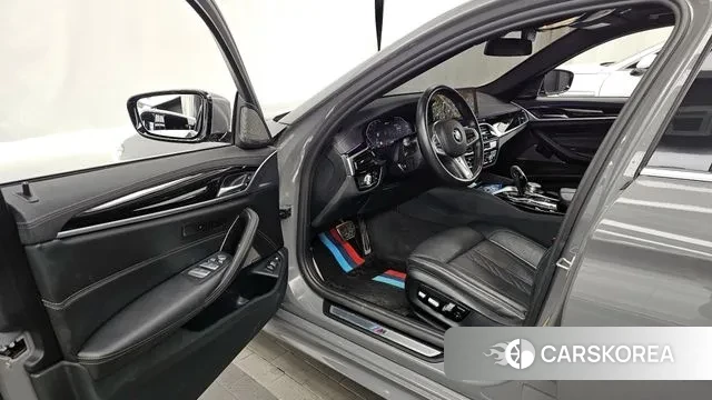 BMW 5 Series (G30) id 3708233 из Кореи 20