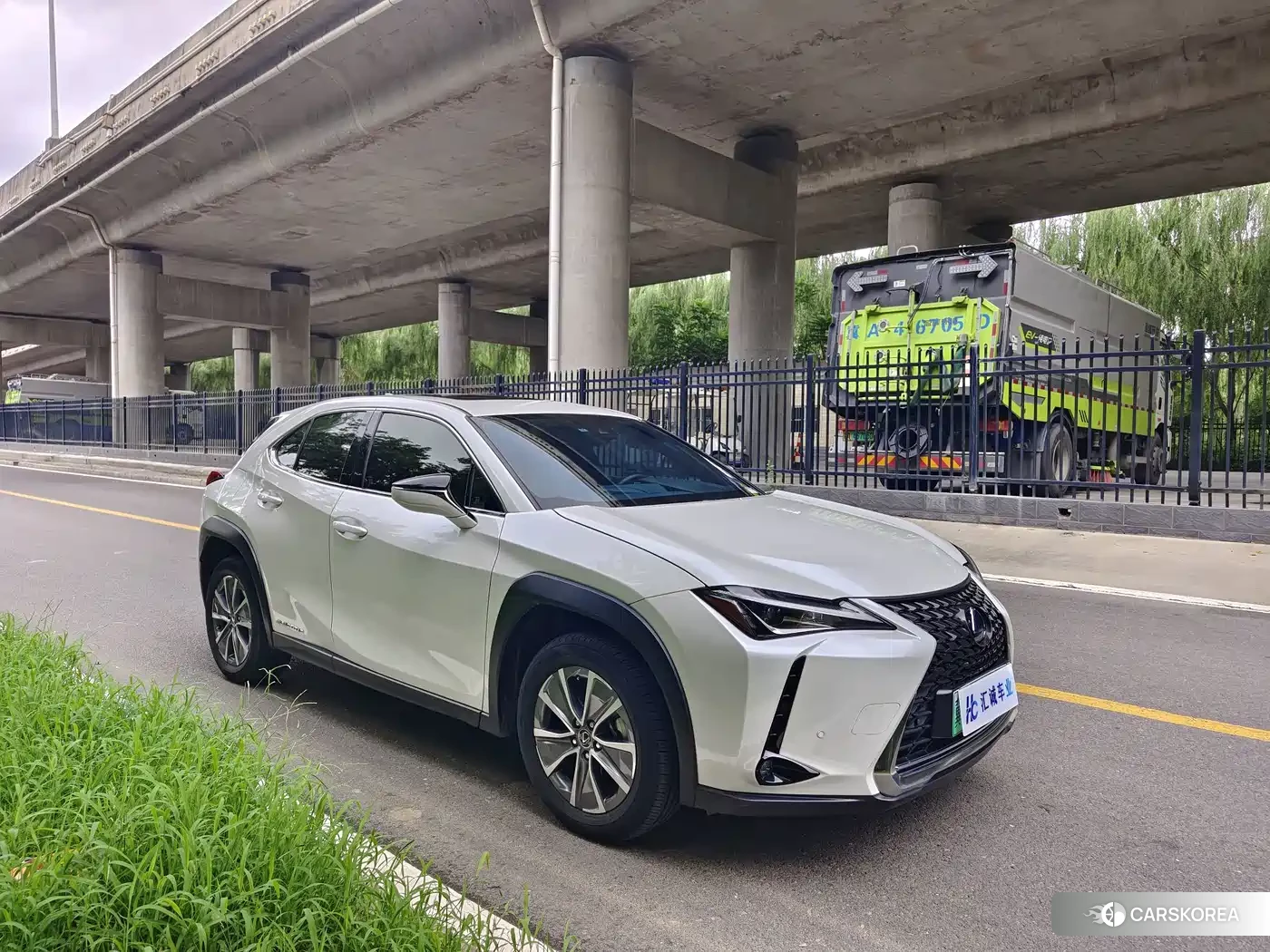 Lexus UX id 4679603 из Китая 23