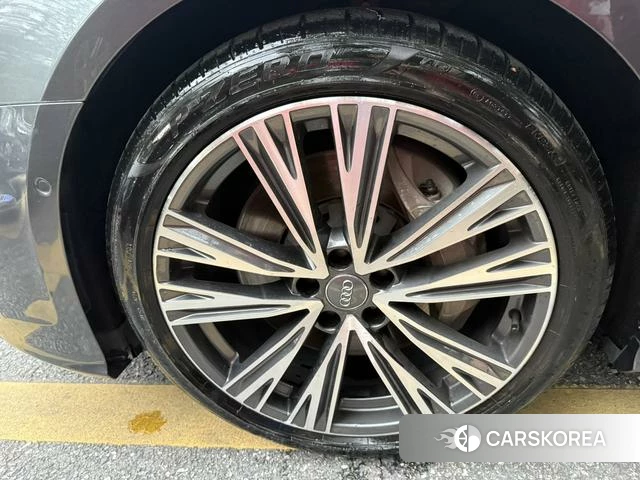 Audi A6L id 4365923 из Китая 34