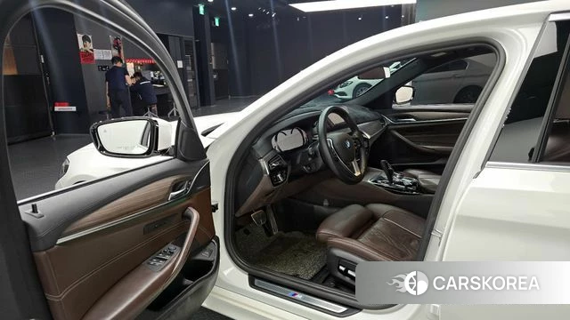BMW 5 Series (G30) id 3943053 из Кореи 20