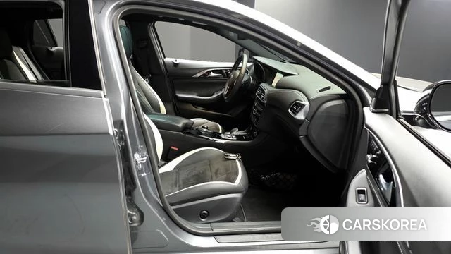 Infiniti Q30 id 3899511 из Кореи 20