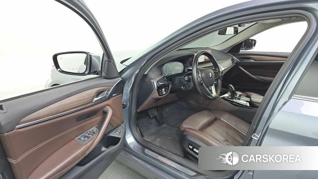 BMW 5 Series (G30) id 3867097 из Кореи 20