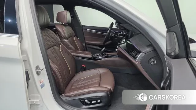 BMW 5 Series (G30) id 3681013 из Кореи 20