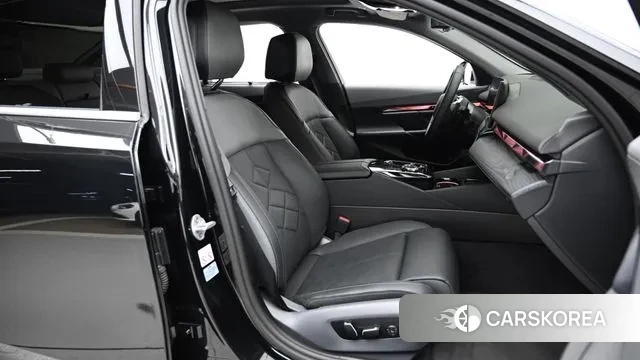 BMW 5 Series (G60) id 3036456 из Кореи 20