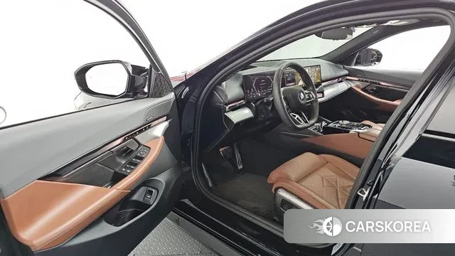 BMW 5 Series (G60) id 3405102 из Кореи 20