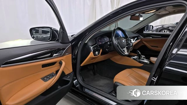 BMW 5 Series (G30) id 4203448 из Кореи 31