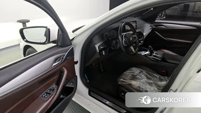 BMW 5 Series (G30) id 3307940 из Кореи 20