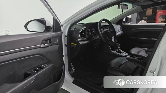 Hyundai Avante AD id 4305004 из Кореи 20