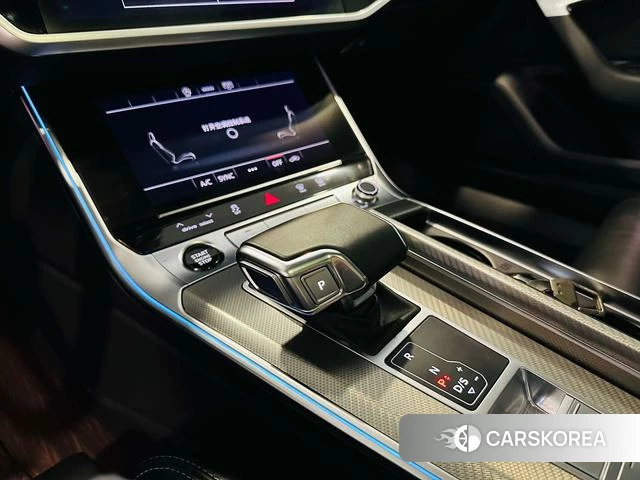 Audi A6L id 3889091 из Китая 18