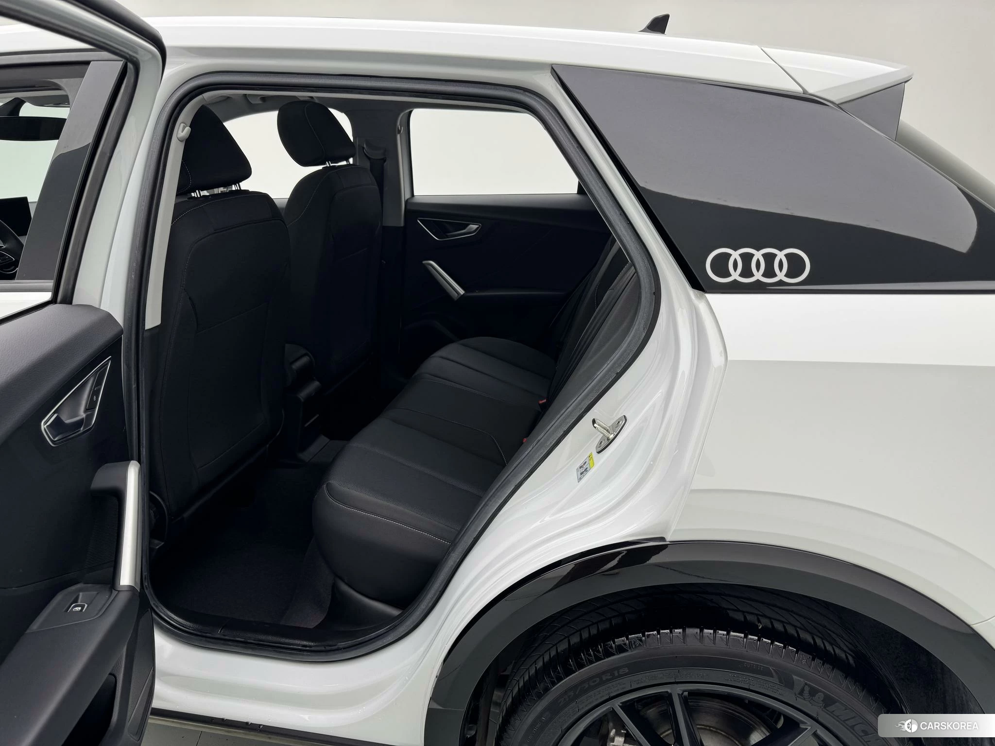 Audi Q2L id 4467901 из Китая 28