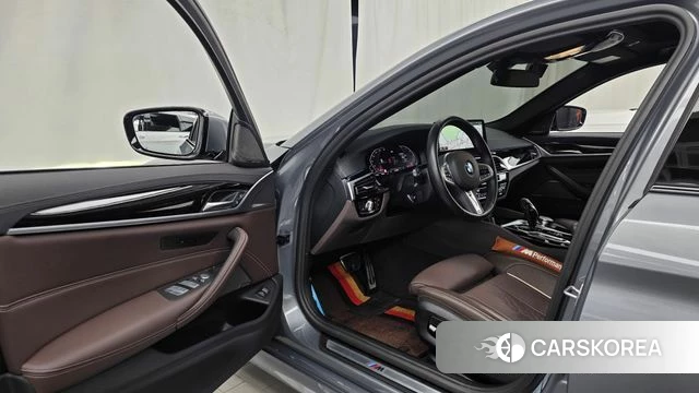 BMW 5 Series (G30) id 4670383 из Кореи 35