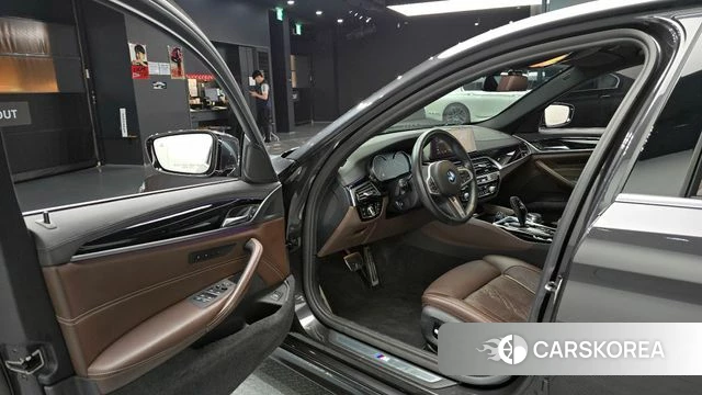 BMW 5 Series (G30) id 4251276 из Кореи 31