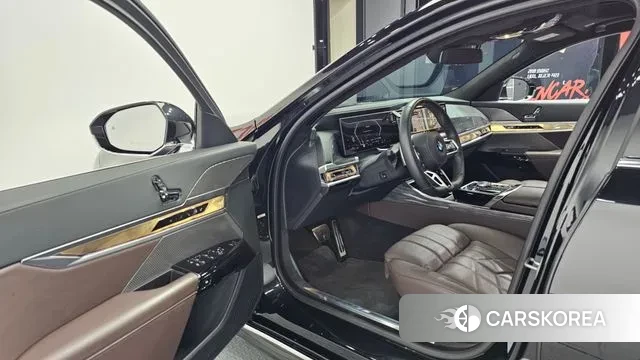 BMW 7 Series (G70) id 3639187 из Кореи 20