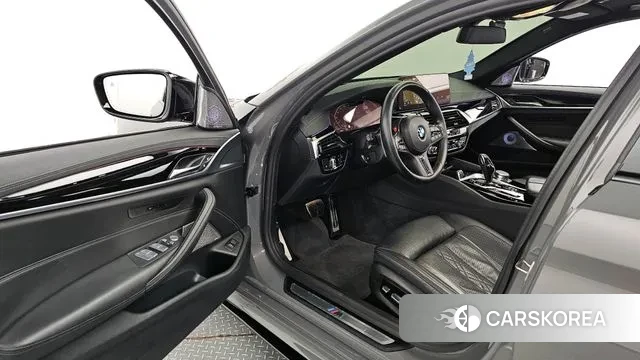 BMW 5 Series (G30) id 3003797 из Кореи 20