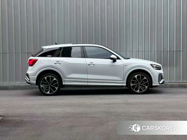 Audi Q2L id 4213979 из Китая 27
