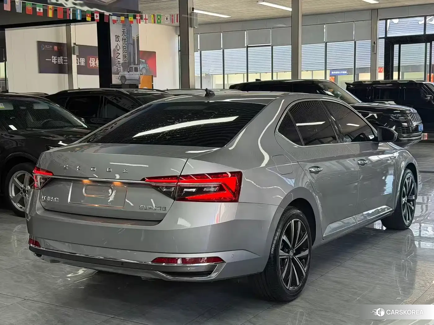Skoda Superb id 4680659 из Китая 12