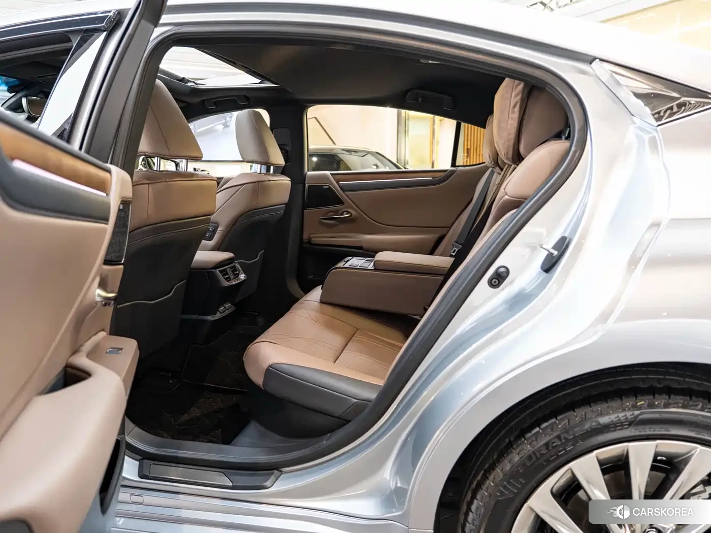 Lexus ES id 4565415 из Китая 25