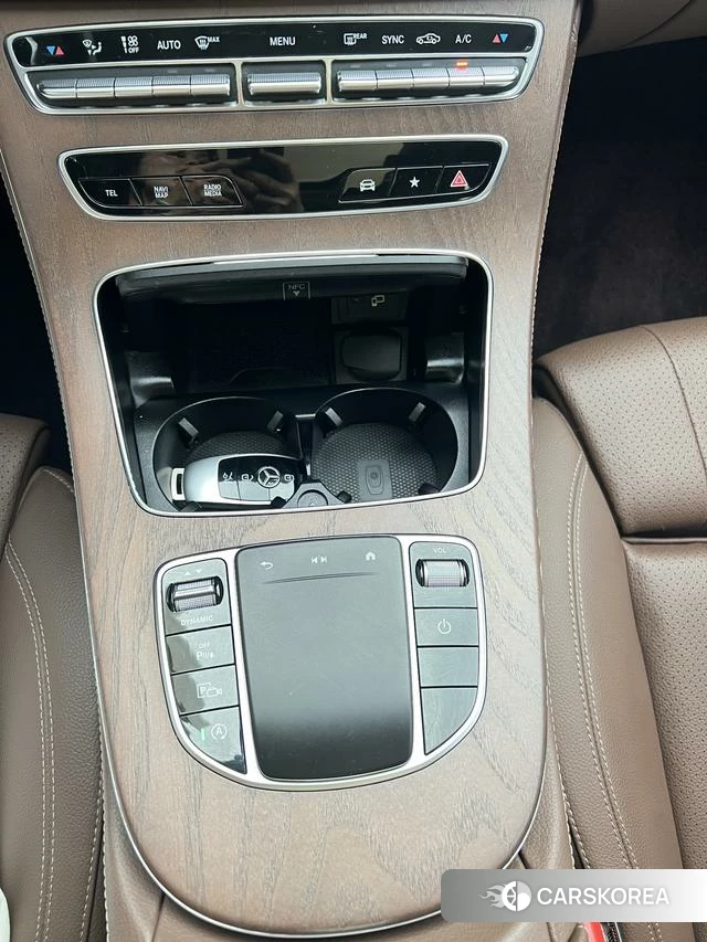 Mercedes-Benz E-class id 4263652 из Китая 34