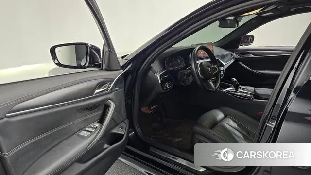 BMW 5 Series (G30) id 3512948 из Кореи 20