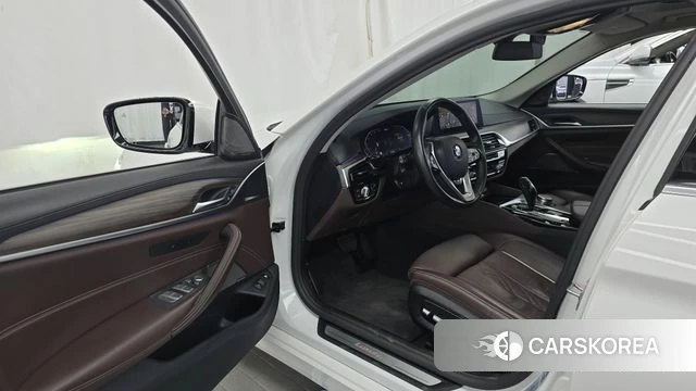BMW 5 Series (G30) id 4507665 из Кореи 20
