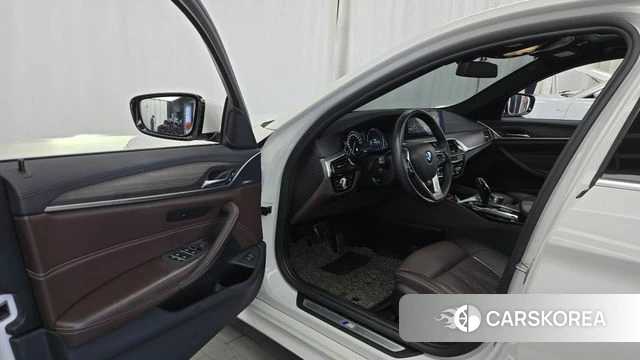 BMW 5 Series (G30) id 4477588 из Кореи 31