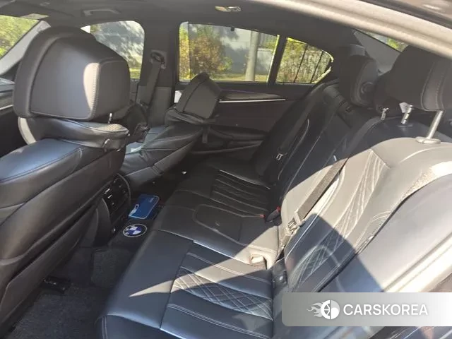 BMW 5 Series (G30) id 3322385 из Кореи 13