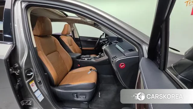 Lexus NX300h id 3449427 из Кореи 20