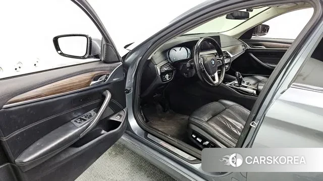 BMW 5 Series (G30) id 3449762 из Кореи 20