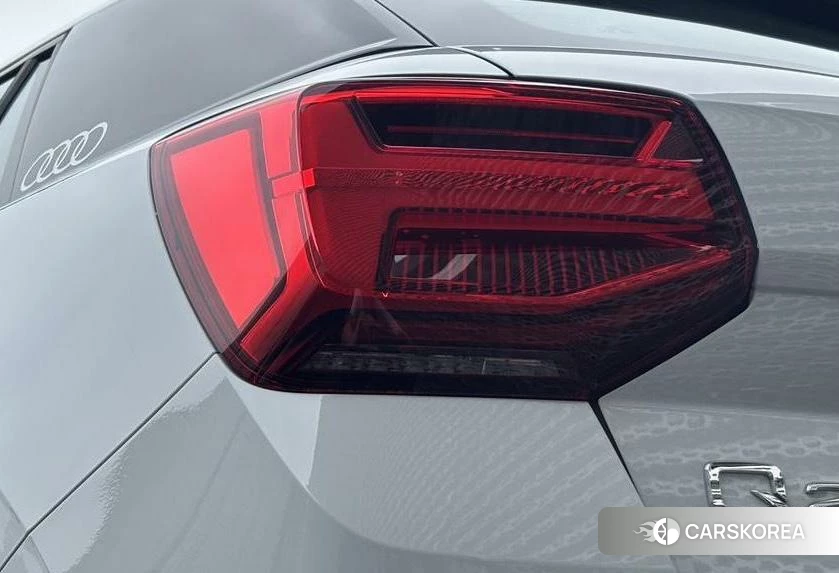 Audi Q2L id 4467879 из Китая 16