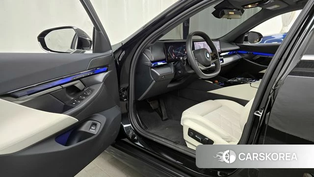 BMW 5 Series (G60) id 3876511 из Кореи 20